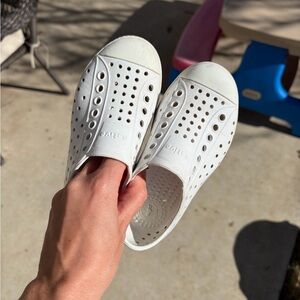 White Native Jeffersons sz 10